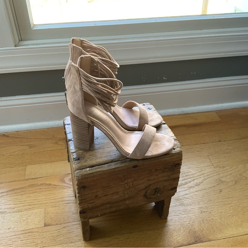 Oasis Society strappy heels size 7.5